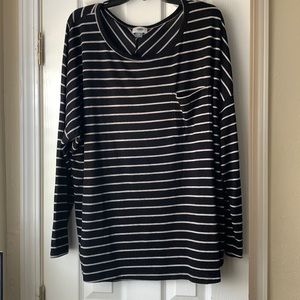 Old Navy black and white striped long sleeve shirt